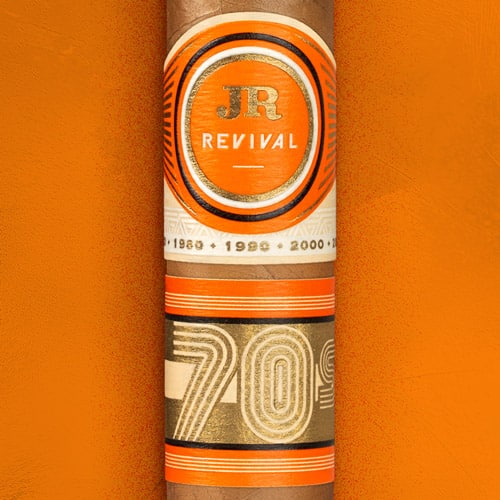 Sandy Cobas Cigar Person of the Year 2024 circle